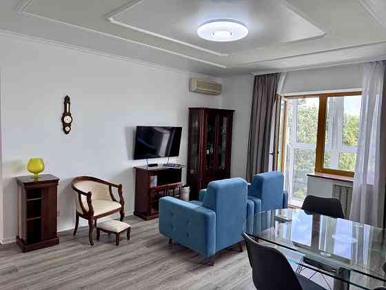 3к квартира вулиця Лаврська 4а Київ