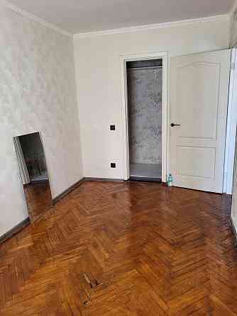 Продам 2-к.квартиру в центре на Артилерийской. Можно по сертификату. Николаев