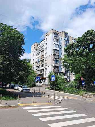 Продаж 1-кімнатної квартири біля метро та парку (пров. Коломийський) Київ