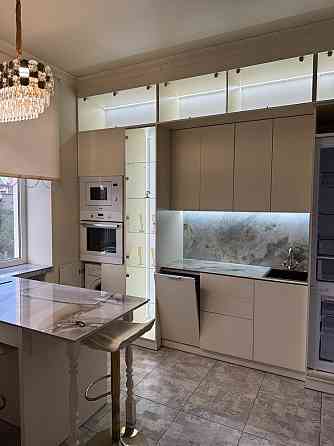 Продам квартиру Свято-Миколаївська 36 5/6 Кривой Рог