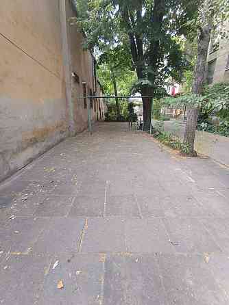 Продам 2 ком.  в Приморском районе  ул.Семинарская . Одесса