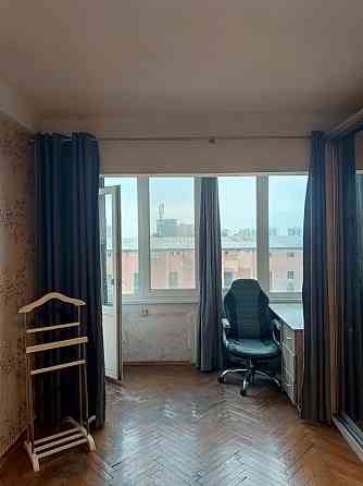 Продам квартиру біля ст.м Лівобережна. Можна разом з гаражем Київ