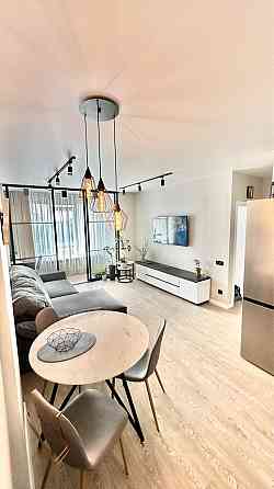 Двокімнатна квартира з гарним ремонтом недалеко від центру Київ