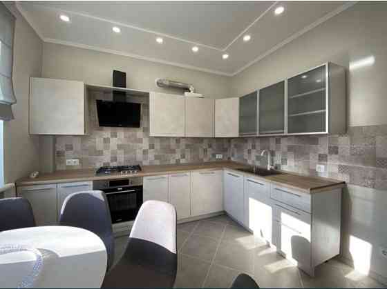 Первая сдача шикарной 2к/квартиры  Сталинки ,в районе ЖД - Вокзала ! Славянск