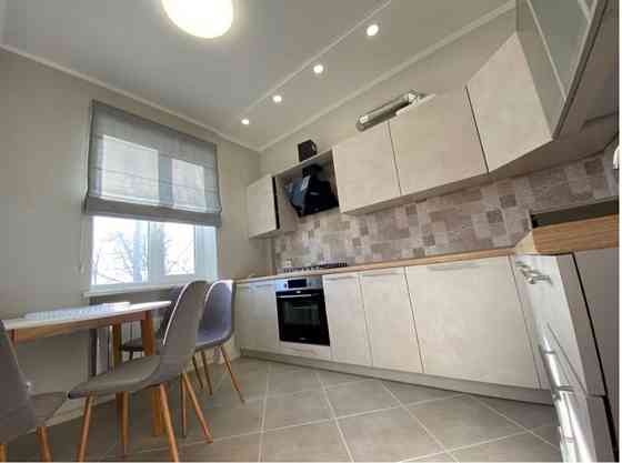 Первая сдача шикарной 2к/квартиры  Сталинки ,в районе ЖД - Вокзала ! Славянск