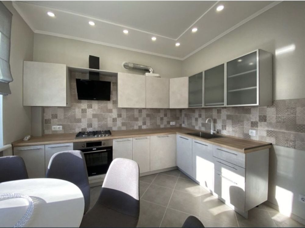 Первая сдача шикарной 2к/квартиры  Сталинки ,в районе ЖД - Вокзала ! Слов`янськ - зображення 1