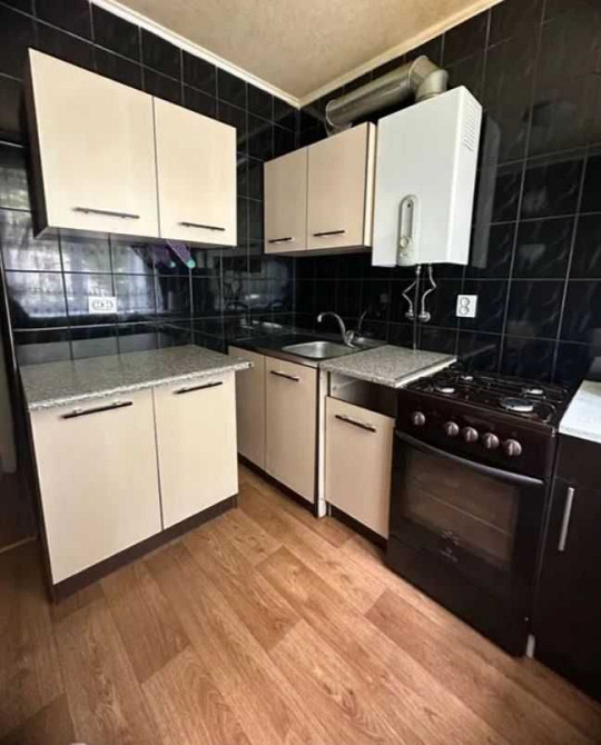 1 кім з КОСМЕТИКОЮ в ЦЕГЛІ район ВОКЗАЛУ (716704) Днепр - изображение 2