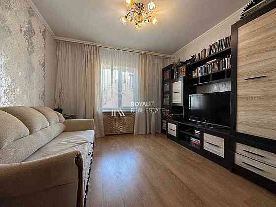 Продаж видової 4-кімнатної квартири на Позняках Київ