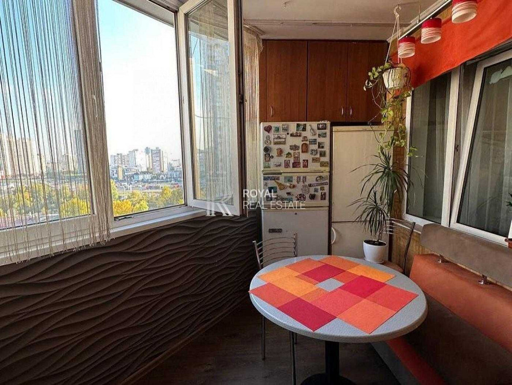 Продаж видової 4-кімнатної квартири на Позняках Київ - зображення 2