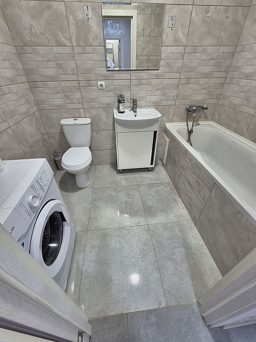 Здам 1 кімнатну квартиру 50 метрів Житомир - зображення 4