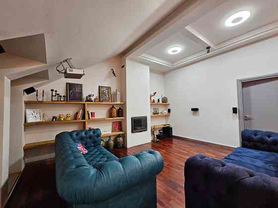 Трикімнатна мансарда на Хрещатику 90m2 |м |Майдан Незалежності Киев