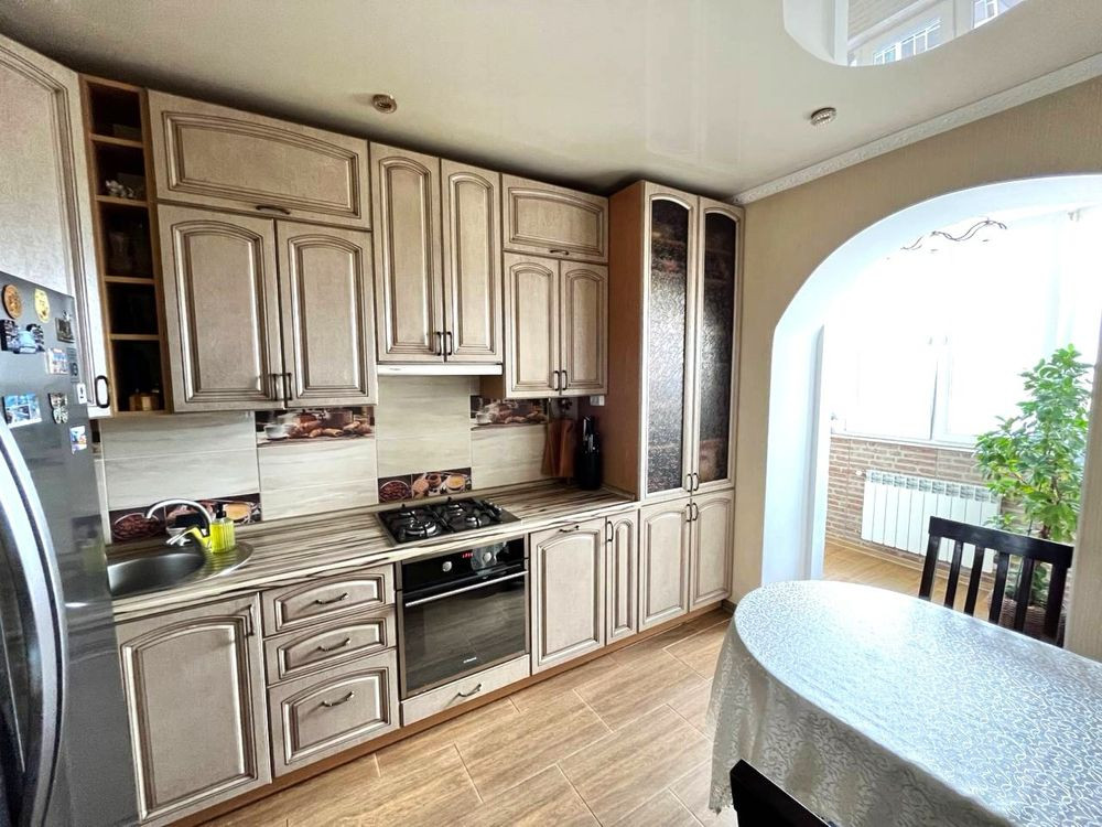 Добротна велика двокімнатна квартира біля парку Ирпень - изображение 1