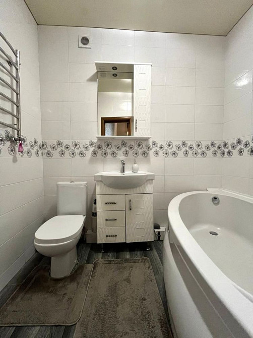 Добротна велика двокімнатна квартира біля парку Ирпень - изображение 7