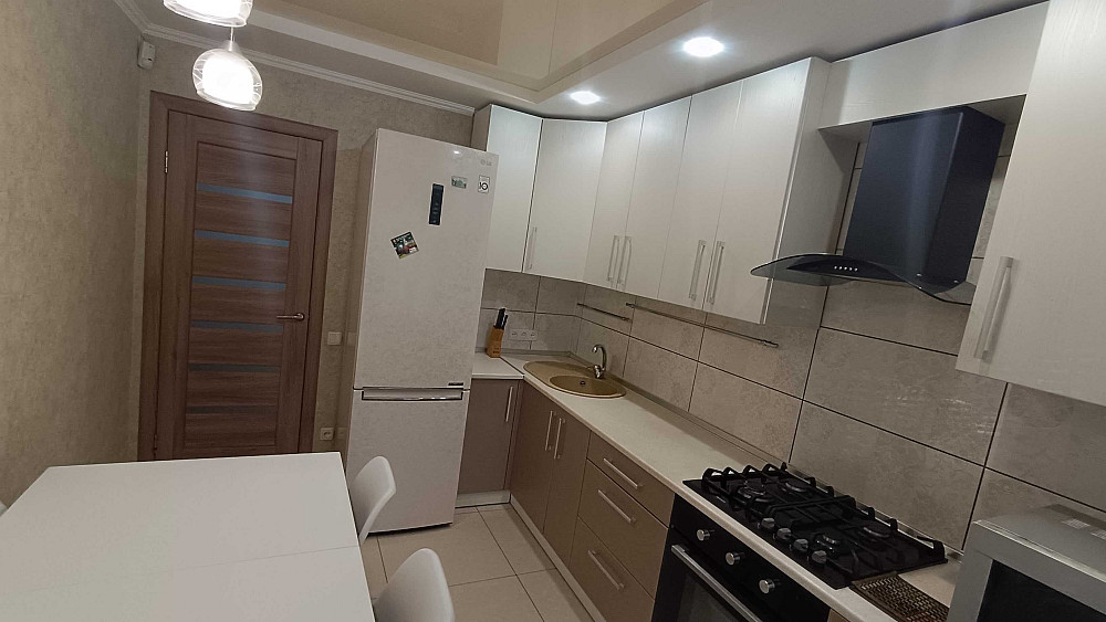 Продається 4-к квартира з якісним ремонтом і індивідуальним опаленням! Конотоп - изображение 2