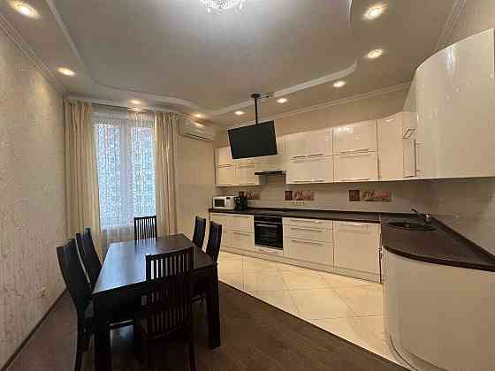 Чорновола 29А, продаж 3к квартири. Ніхто не проживає, квартира вільна. Київ