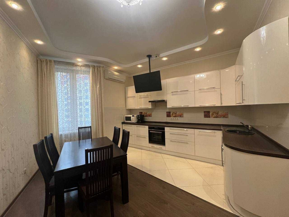 Чорновола 29А, продаж 3к квартири. Ніхто не проживає, квартира вільна. Київ - зображення 1