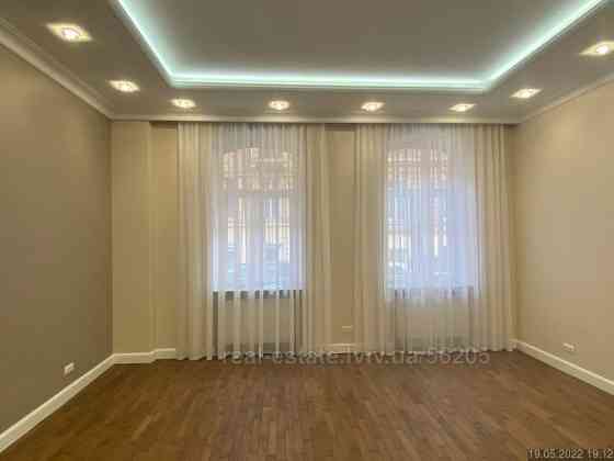 Продаж 4кімн квартири 146 м кв  Австріяк вул Мартовича Львов