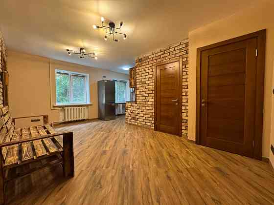 Снимите трехкомнатную квартиру на улице Кленовая, район Рабочей Днепр