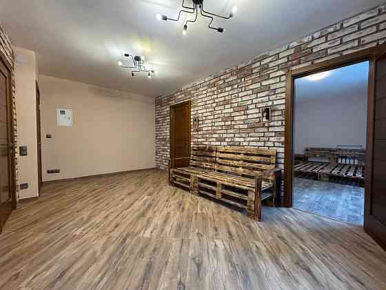 Снимите трехкомнатную квартиру на улице Кленовая, район Рабочей Днепр