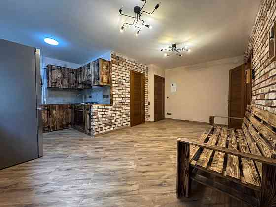 Снимите трехкомнатную квартиру на улице Кленовая, район Рабочей Днепр