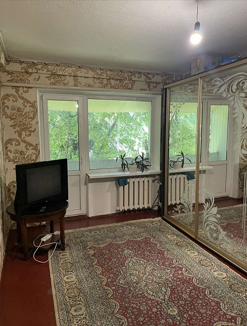 Продам 1 ком.квартиру Кам`янське (Запорізька обл.) - зображення 1