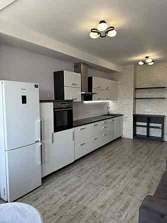 2 кімнатна кв. 81м2 по вул. Драгоманова 40є  від власника без комісії Вишневое