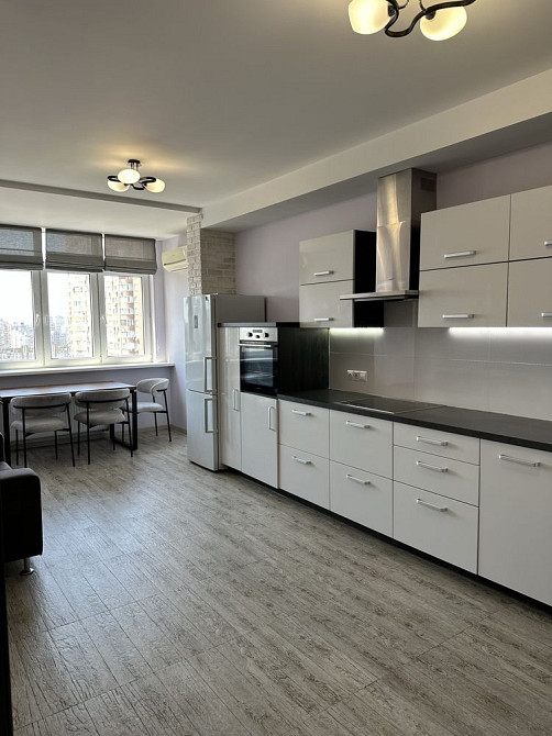 2 кімнатна кв. 81м2 по вул. Драгоманова 40є  від власника без комісії Вишневое - изображение 1