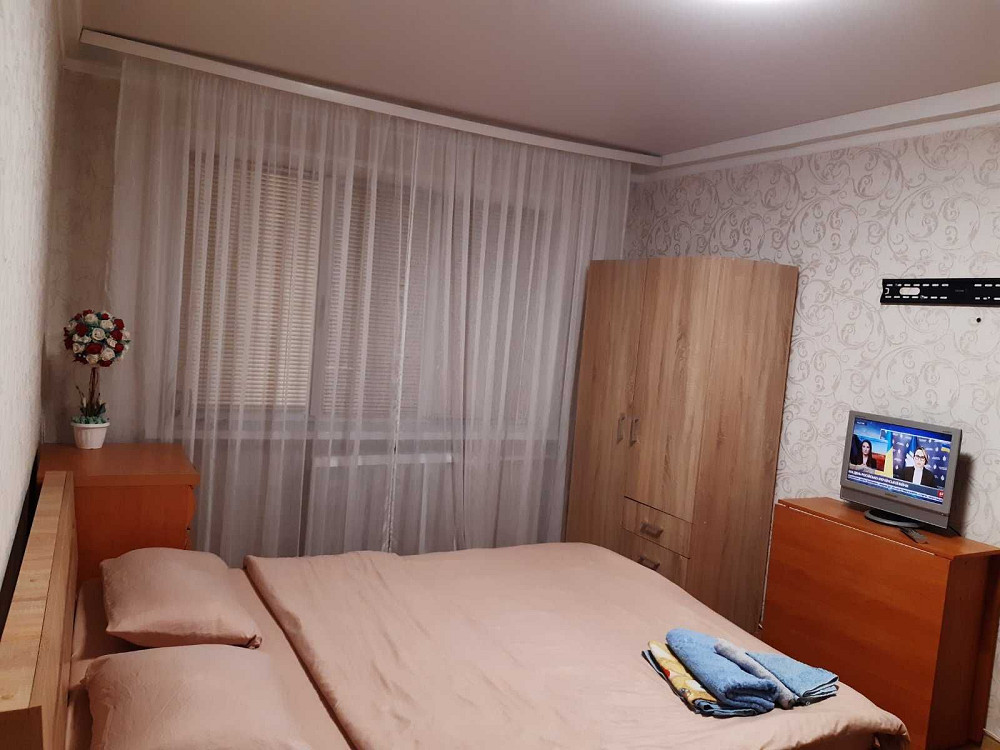 Затишна квартира метро Дарниця Київ - зображення 1