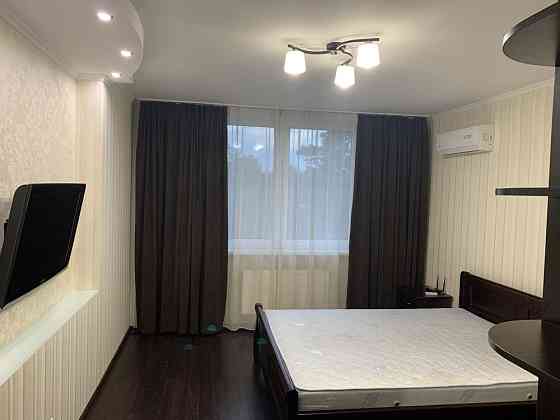 Довгострокова оренда вул. Поправки 14 Киев