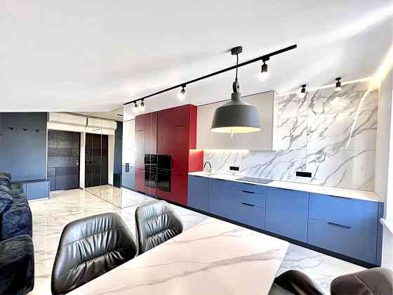 Сучасна квартира з дизайнерським інтер'єром "під ключ", центр! Івано-Франківськ