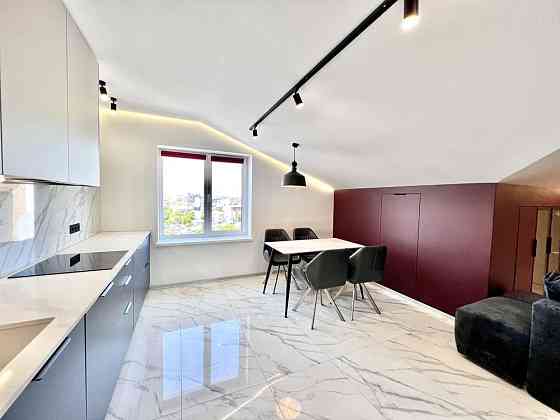 Сучасна квартира з дизайнерським інтер'єром "під ключ", центр! Івано-Франківськ