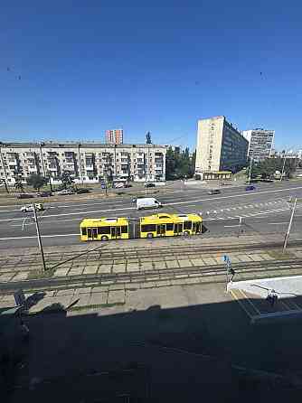 Продаж 1-кімнатної квартири Харківське шосе 1 Київ