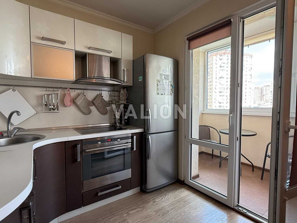 Продаж 2к квартири з ремонтом, метро Позняки, вул. Княжий Затон 4-А Київ - зображення 1