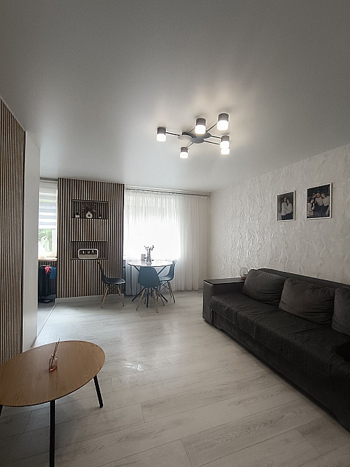 Продається 3-ох кімнатна квартира в центрі міста Кам`янець-Подільський - зображення 1