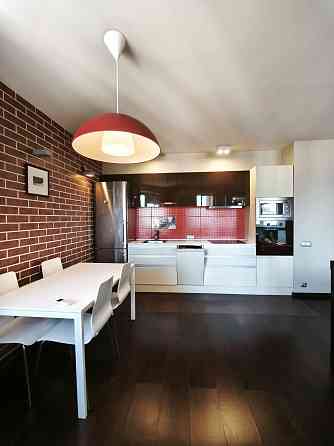 Шикарна велика квартира студія, в будинку де є бомбосховище. Чабани