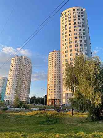 2 кімнатна кв., ЖК Озерний, Наумовича 6, з ремонтом, без% Киев