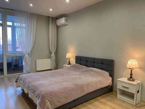 2 кімнатна кв., ЖК Озерний, Наумовича 6, з ремонтом, без% Киев