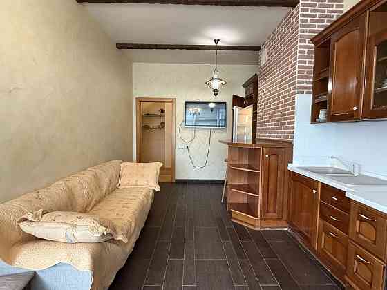 м.Політехнічний інститут,Провіантська,3,велика 2х кім квартира,вільна Киев