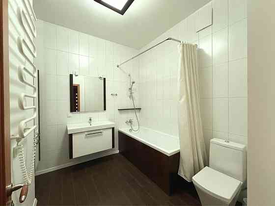 м.Політехнічний інститут,Провіантська,3,велика 2х кім квартира,вільна Киев