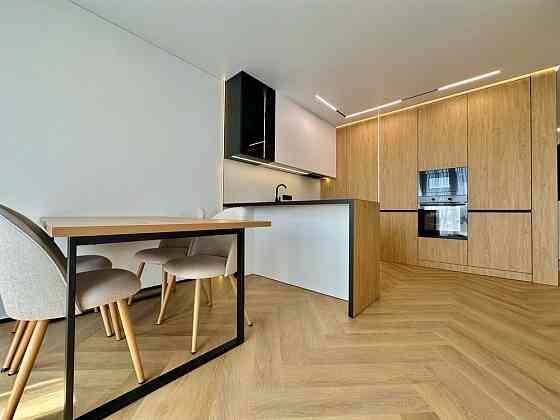 Укомплектована півторачка з кухнею-студією в самому центрі міста Івано-Франківськ