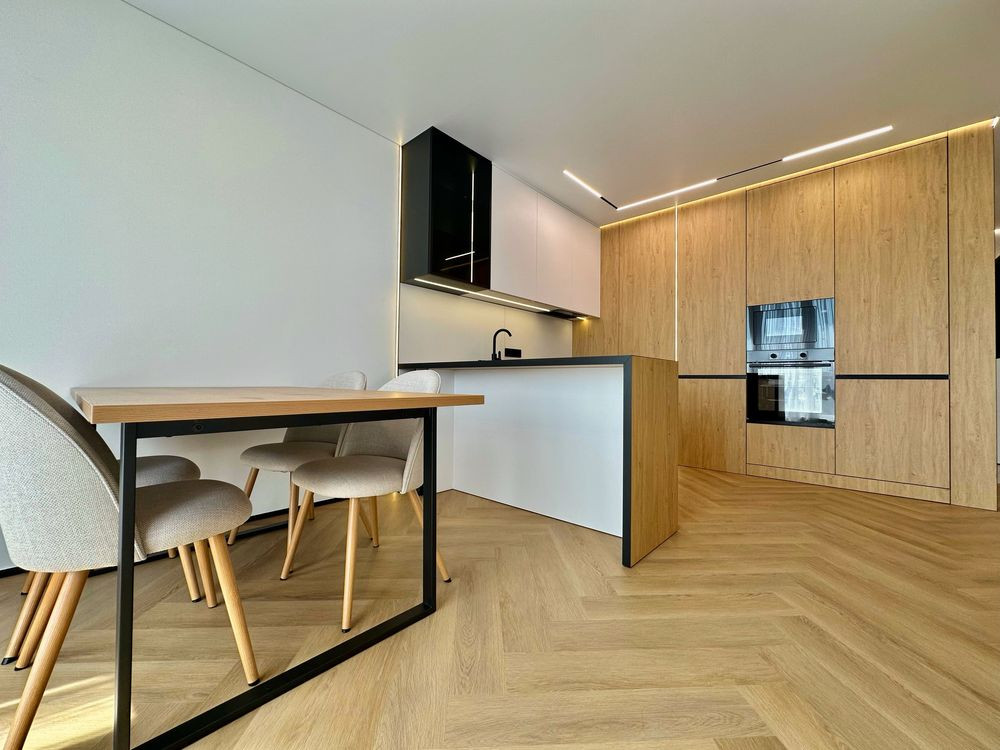 Укомплектована півторачка з кухнею-студією в самому центрі міста Івано-Франківськ - зображення 2