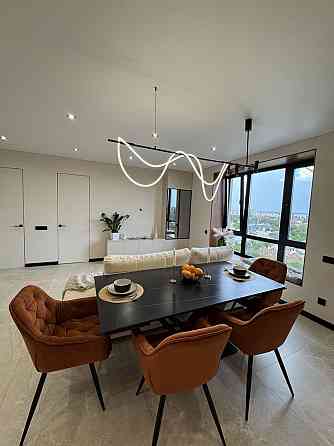 Двохкімнатна квартира з авторським ремонтом топова локація Ирпень