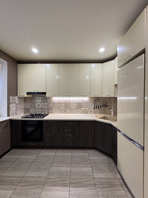 Двокімнатна квартира з ремонтом в Центрі на Мінеральній Ирпень - изображение 1