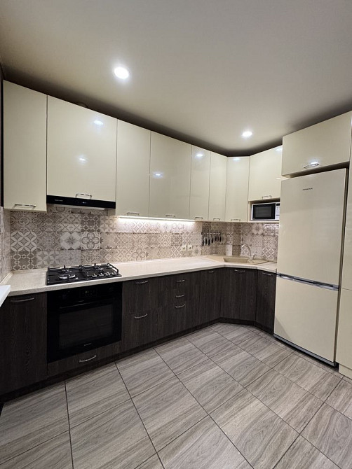 Двокімнатна квартира з ремонтом в Центрі на Мінеральній Ирпень - изображение 2