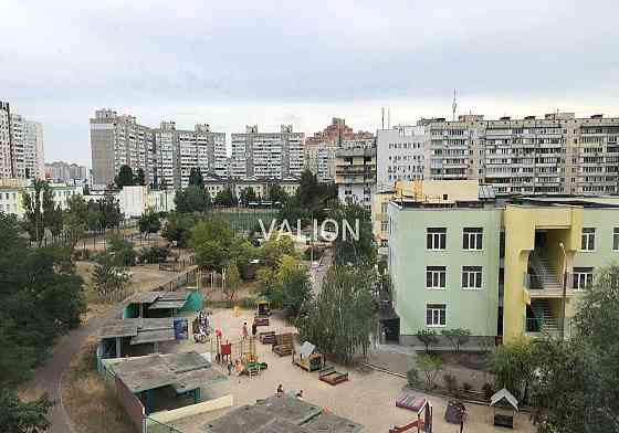 Продаж 2 кім квартири, ремонт, вул. Руденко , метро Позняки Киев