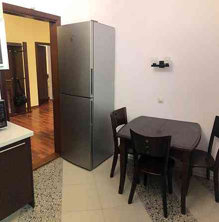 Здається в довгострокову оренду на пр. Науки 
2-х кімнатна квартира Киев