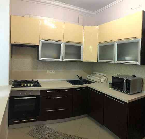 Здається в довгострокову оренду на пр. Науки 
2-х кімнатна квартира Киев