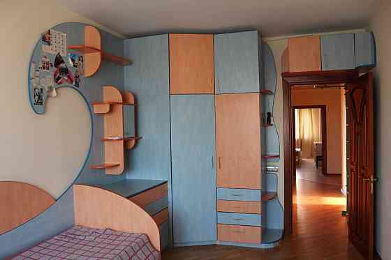 Простора 4-кімнатна квартира на Позняках. Власник. Без комісії. Киев