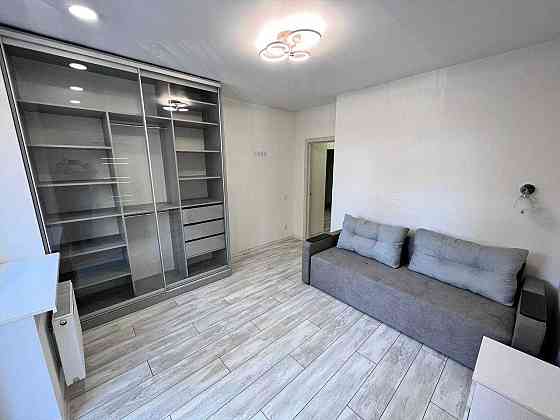 Велика Єро3 кімнатна квартира з новим ремонтом та меблями. Ирпень