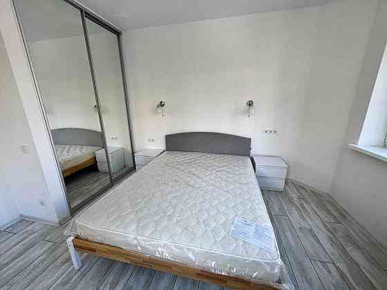 Велика Єро3 кімнатна квартира з новим ремонтом та меблями. Ирпень